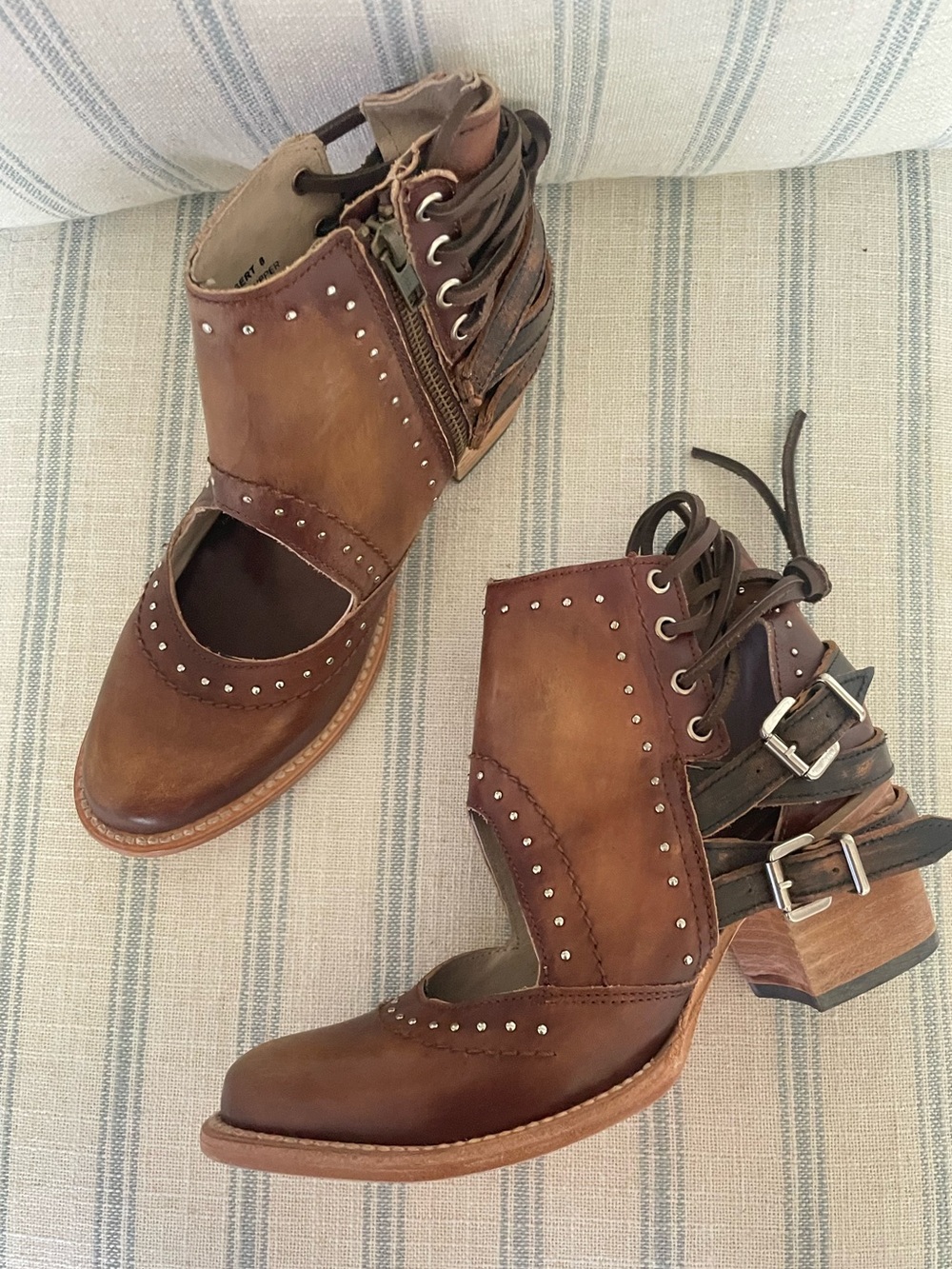 Freebird By Steven Desert Leather Buckle Cutout Studded Ankle Boots Size 8